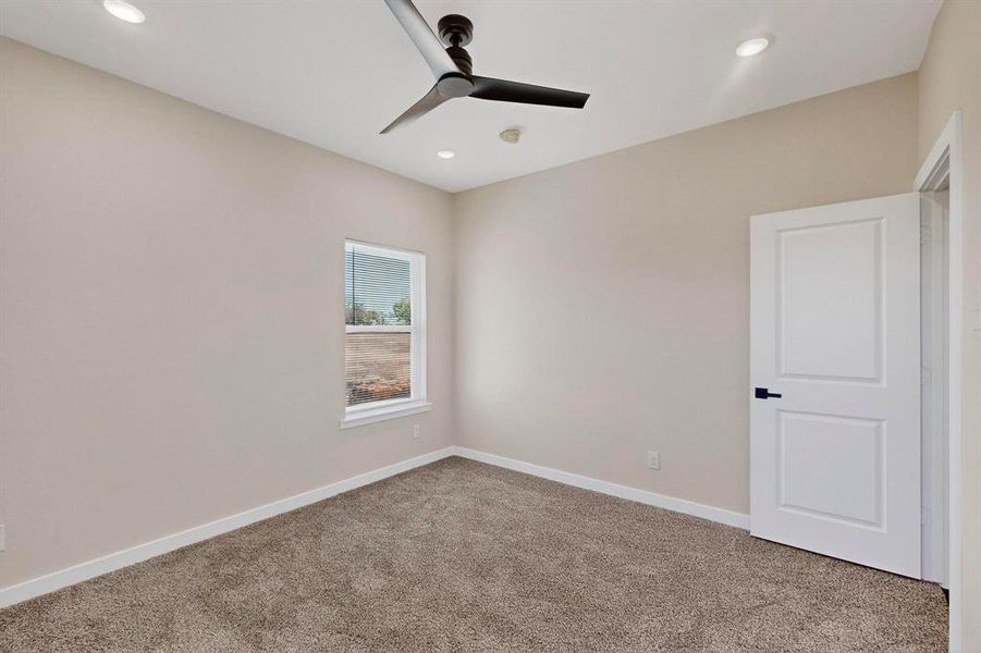 Spacious, unfurnished interior of a new home in , Alma (Image 27).