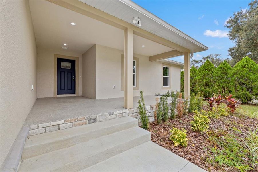 Exterior details and patio area of a home in , San Antonio (Image 3).