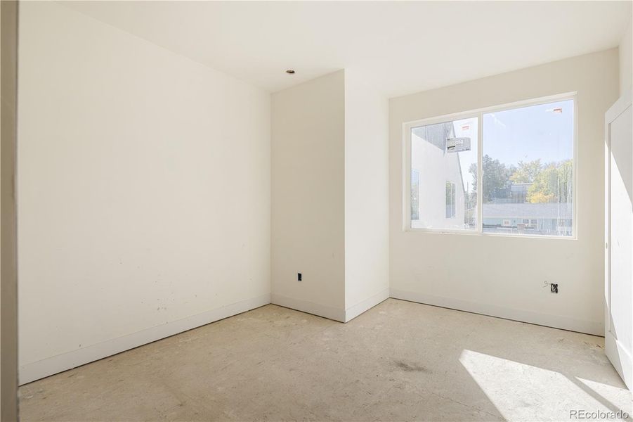 Spacious, unfurnished interior of a new home in , Denver (Image 4).