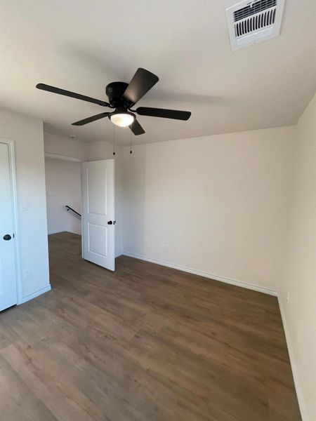 Spacious, unfurnished interior of a new home in , Houston (Image 16).