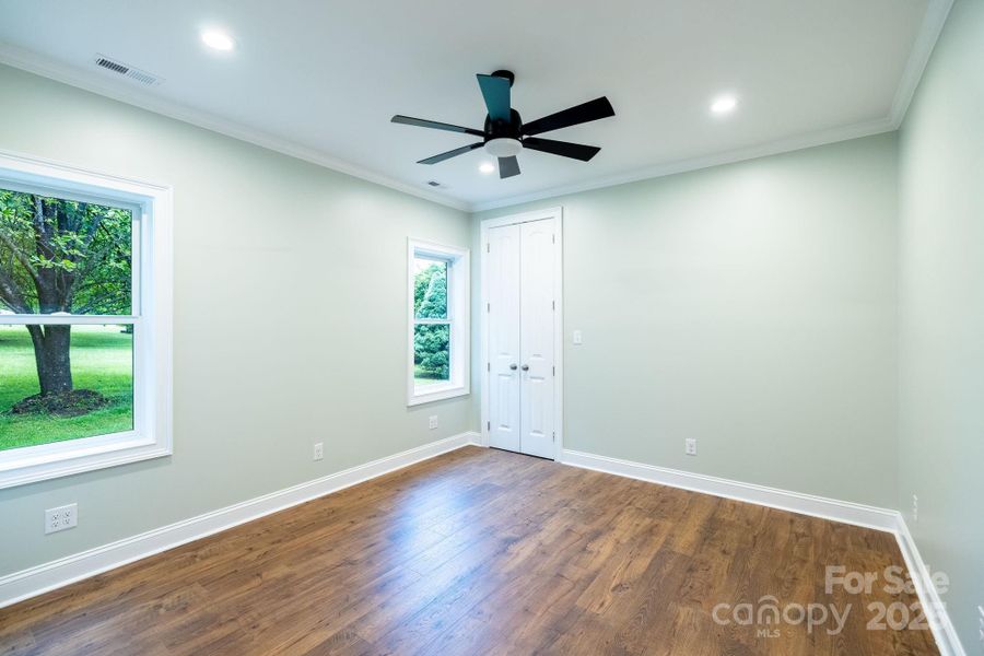 Spacious, unfurnished interior of a new home in , Sparta (Image 23).