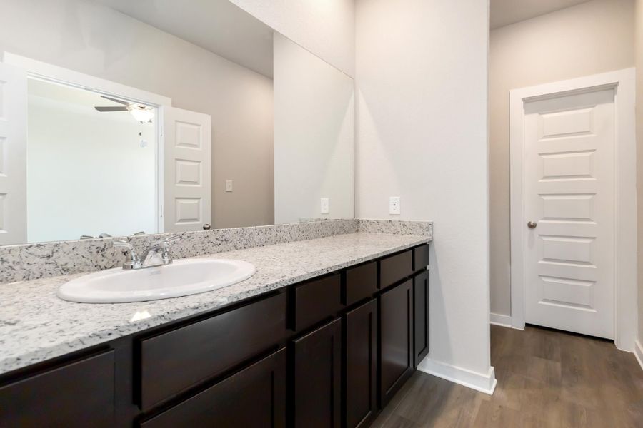 2350 Pink Pearl Drive - Guadalupe - Owner's Bath