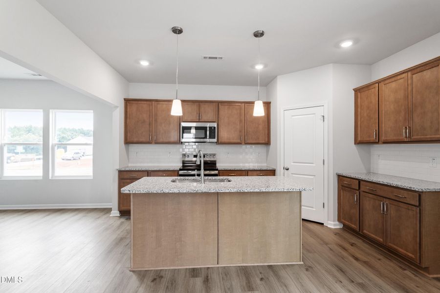 FMWeb09 (1) FMWeb09 (1)