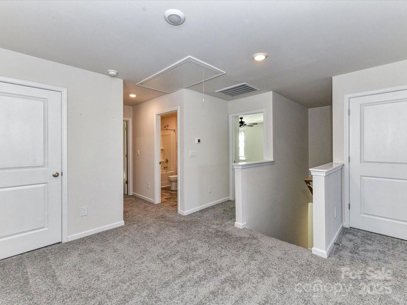 Spacious, unfurnished interior of a new home in Abrial Ridge, York (Image 28).