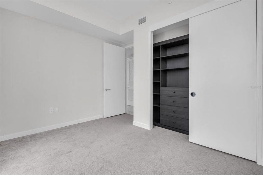 Spacious, unfurnished interior of a new home in , St. Petersburg (Image 59).