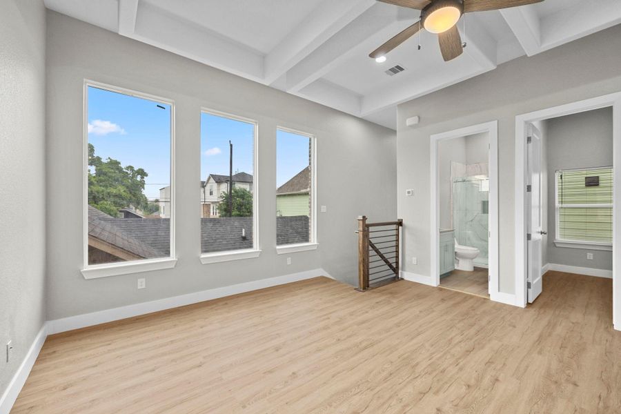 Spacious, unfurnished interior of a new home in , Houston (Image 14).