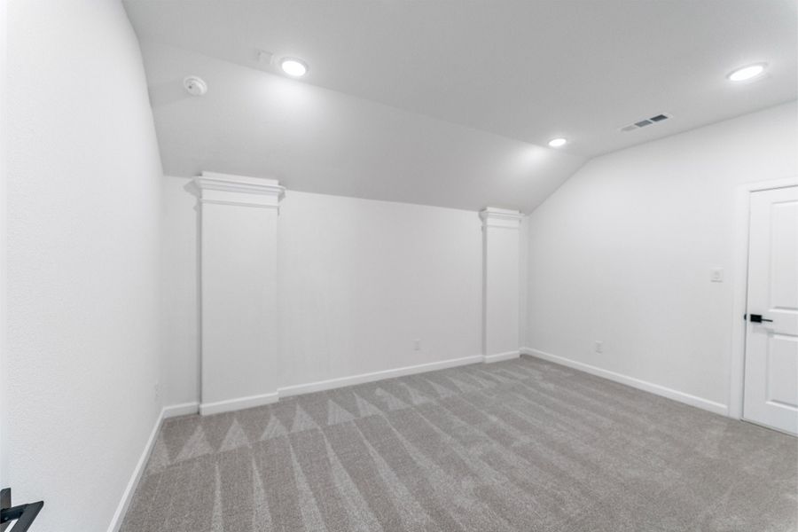Spacious, unfurnished interior of a new home in Green Meadows, Celina (Image 46).