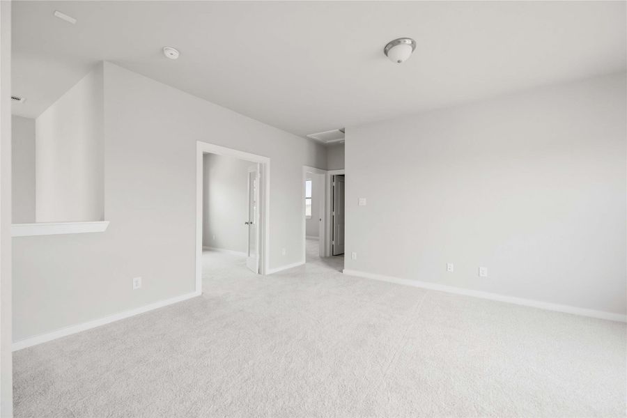 Spacious, unfurnished interior of a new home in Sunterra 40, Katy (Image 15).
