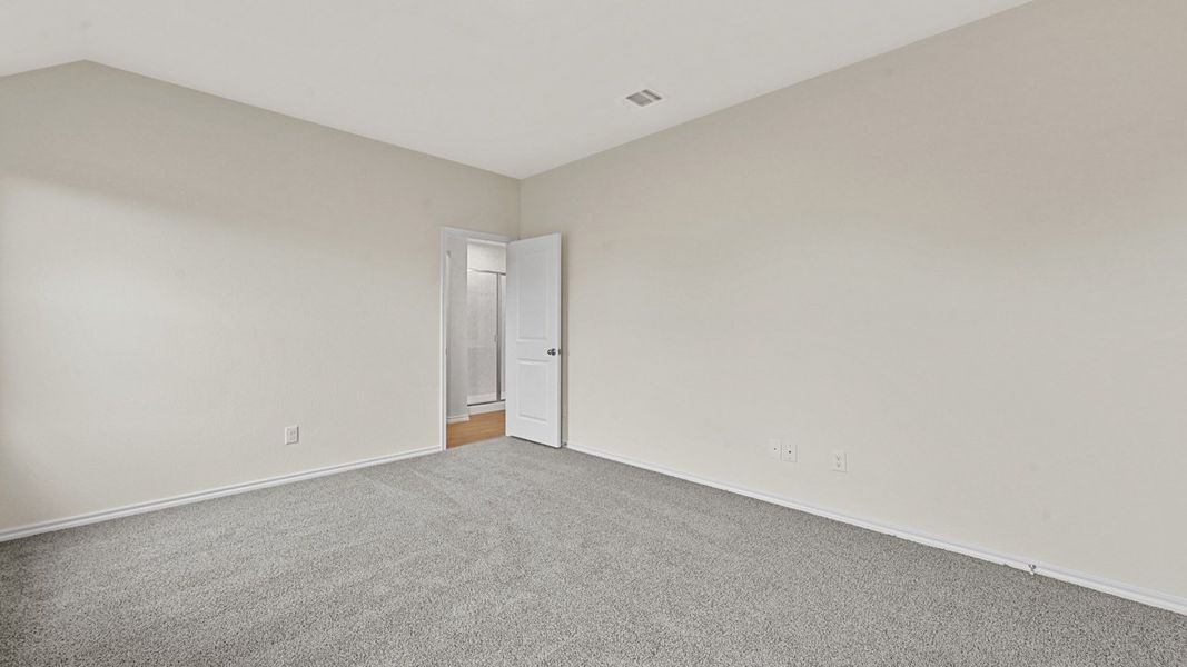 Spacious, unfurnished interior of a new home in Stonewyck Farms, Ennis (Image 26).