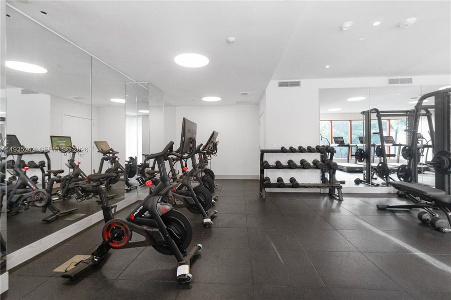 Community amenities in , Miami (Image 42).