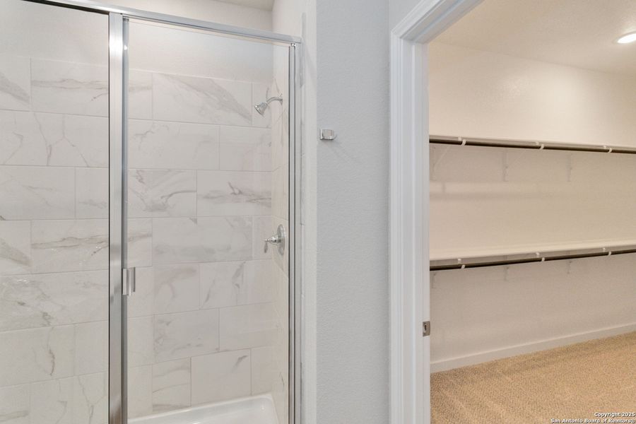 Spacious, unfurnished interior of a new home in , San Antonio (Image 25).