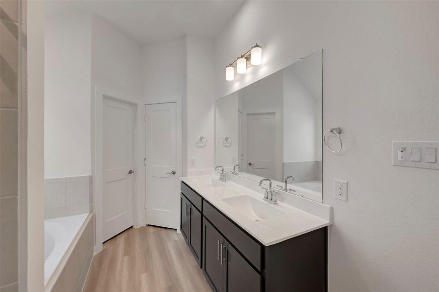 Furnished interior view inside a new home in Miller's Pond, Rosenberg (Image 10).