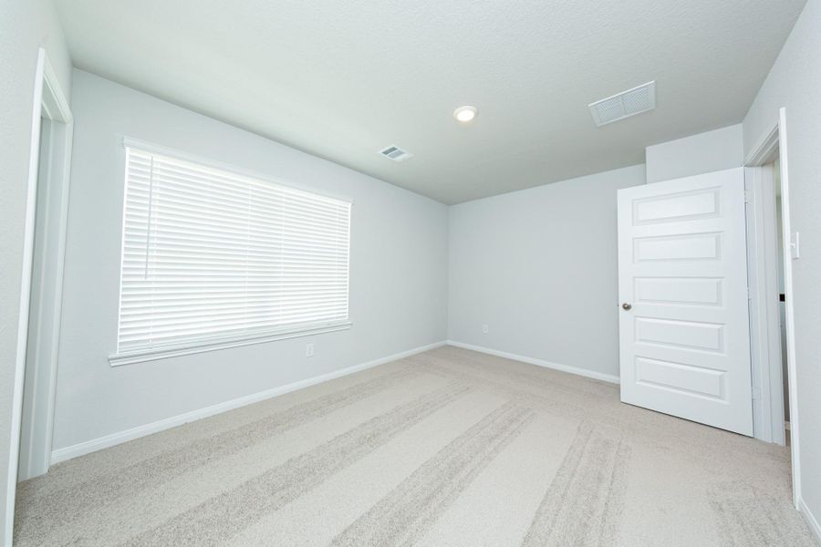 Spacious, unfurnished interior of a new home in River's Edge, Conroe (Image 12). Spacious, unfurnished interior of a new home in River's Edge, Conroe (Image 12).
