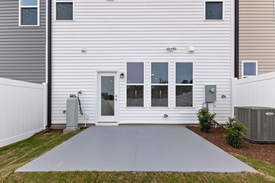 Representative exterior details of a home built from the The Juniper by RobuckHomes in Kennebec Crossing, Angier (Image 59).
