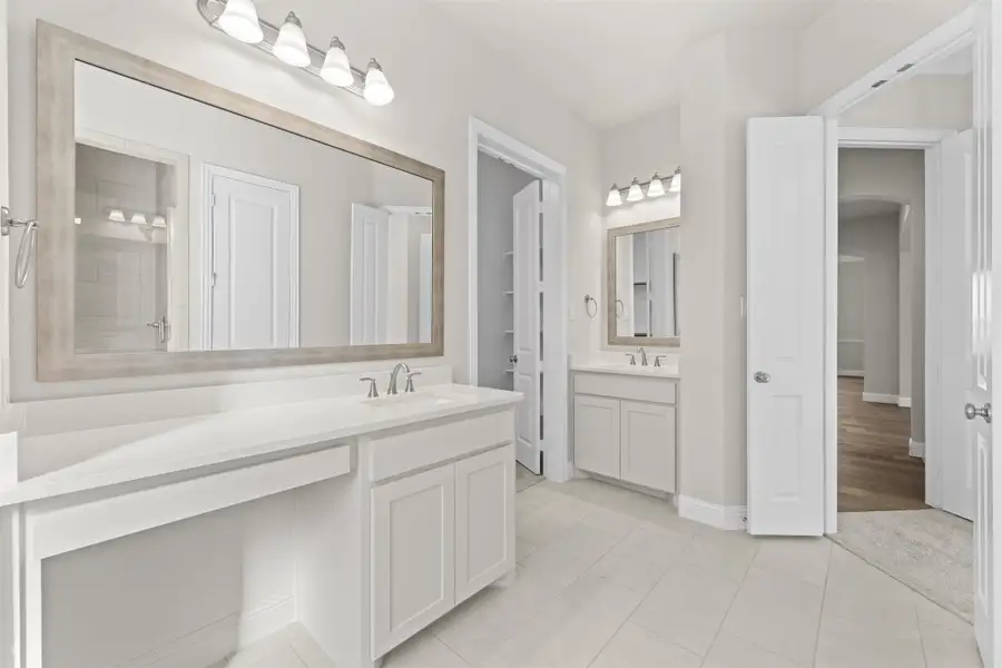 Representative furnished interior of a home built from the Portsmouth by Windsor Homes in Nelson Lake Estates, Rockwall (Image 14).