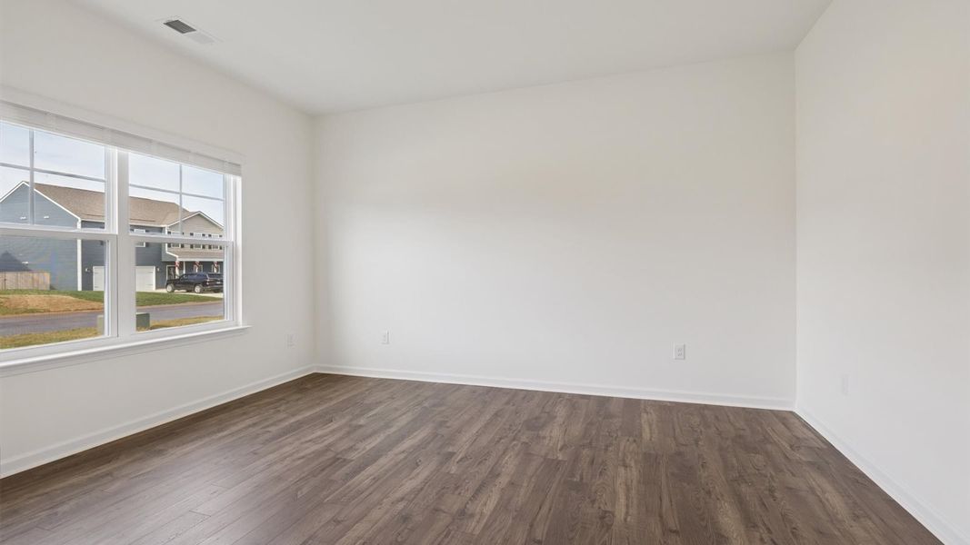 Spacious, unfurnished interior of a new home in Whispering Springs, Maryville (Image 18).