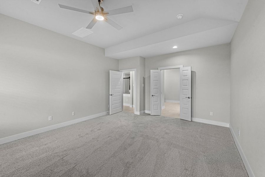 Spacious, unfurnished interior of a new home in Morton Creek Ranch, Katy (Image 17).