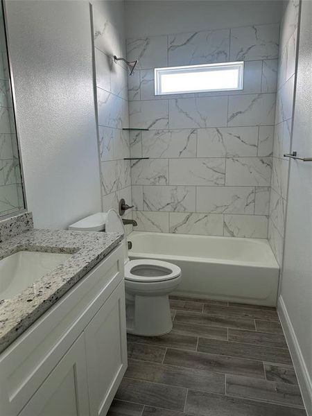 Furnished interior view inside a new home in , Dallas (Image 7).