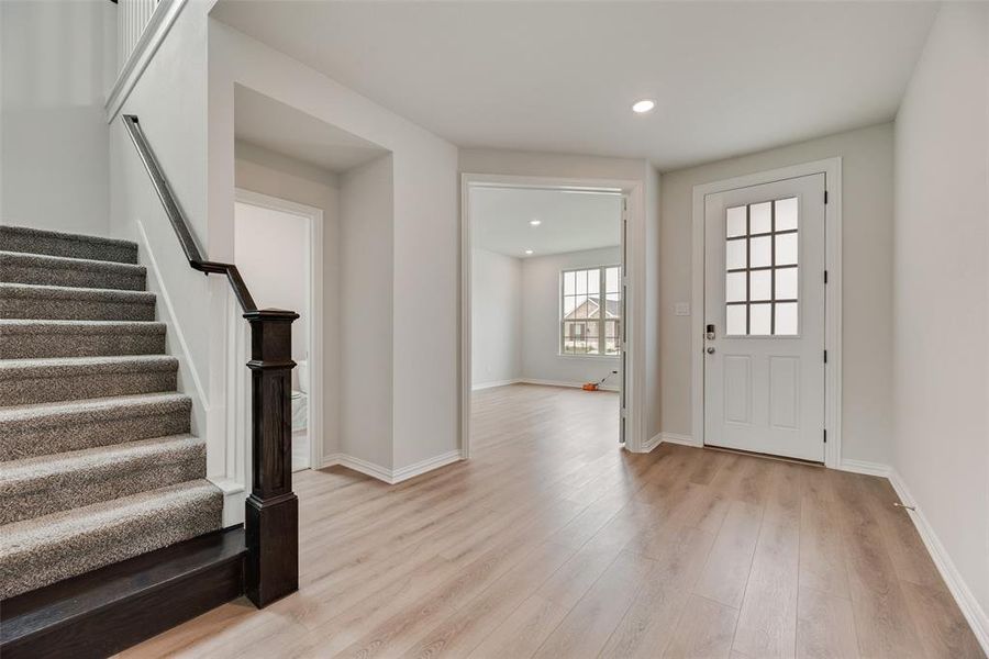 Spacious, unfurnished interior of a new home in Villages of Hurricane Creek, Anna (Image 30).