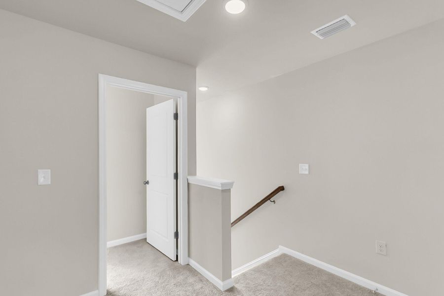 Spacious, unfurnished interior of a new home in , Summerville (Image 29).