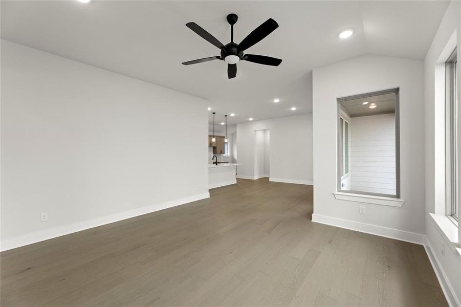 10. 3121 Eddington - Family (2) 10. 3121 Eddington - Family (2)