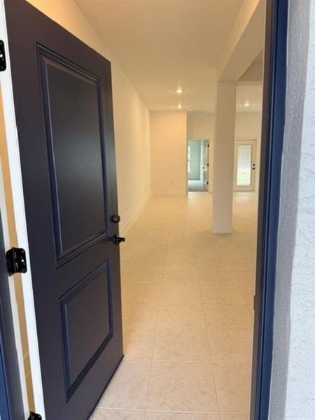Spacious, unfurnished interior of a new home in , Ocala (Image 15).