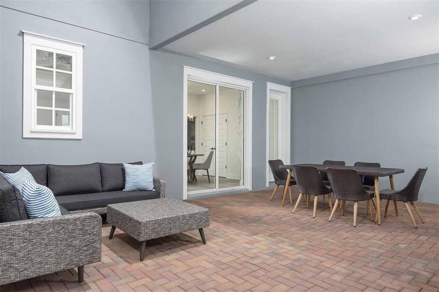 MODEL - Lanai/Courtyard