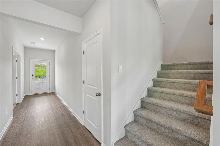 Spacious, unfurnished interior of a new home in Ivey Township, Dallas (Image 46).