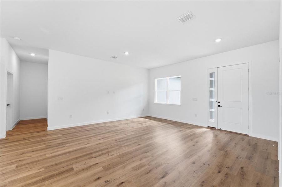 Spacious, unfurnished interior of a new home in , Ocala (Image 22).