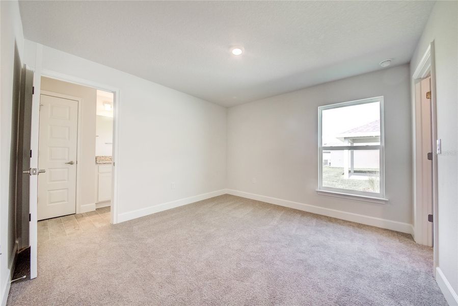 Spacious, unfurnished interior of a new home in Wyld Palms, Parrish (Image 28).