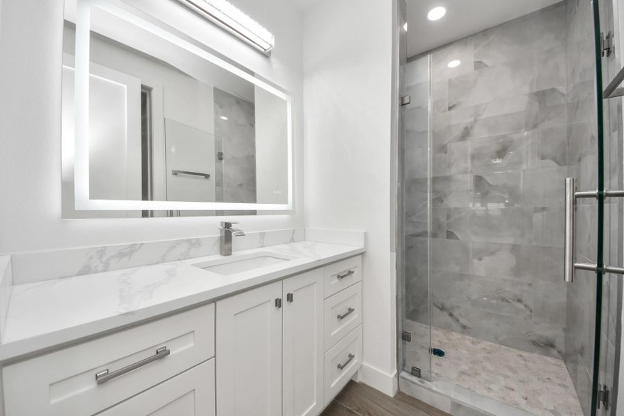 Hallway Full Bathroom Hallway Full Bathroom