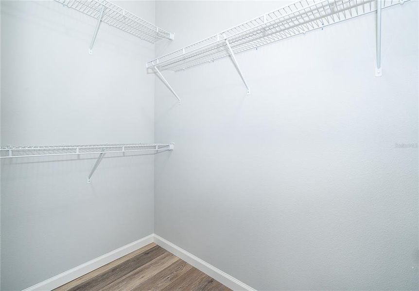 Spacious, unfurnished interior of a new home in , Osteen (Image 17).