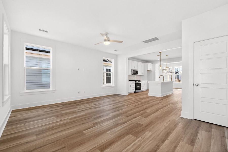 Spacious, unfurnished interior of a new home in , Summerville (Image 12).