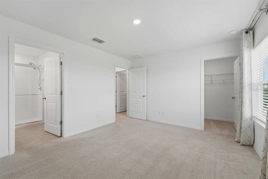 Spacious, unfurnished interior of a new home in , Winter Garden (Image 19). Spacious, unfurnished interior of a new home in , Winter Garden (Image 19).