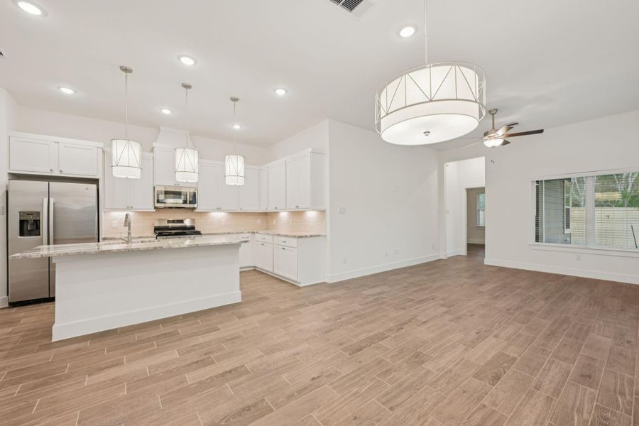 Image 30 of a home in Kresston.