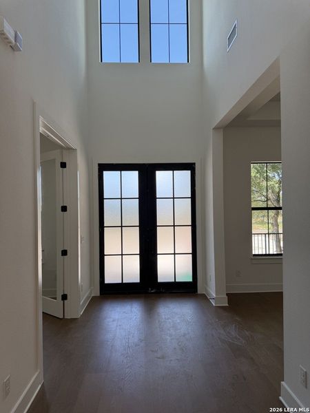 Spacious, unfurnished interior of a new home in , New Braunfels (Image 35).