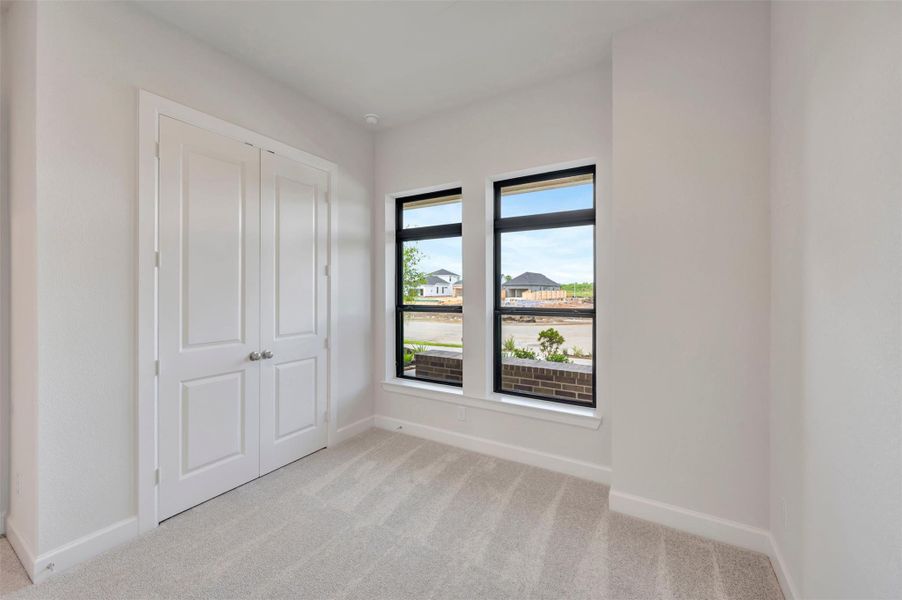 Spacious, unfurnished interior of a new home in Sienna - Landmark Row Collection, Missouri City (Image 22). Spacious, unfurnished interior of a new home in Sienna - Landmark Row Collection, Missouri City (Image 22).