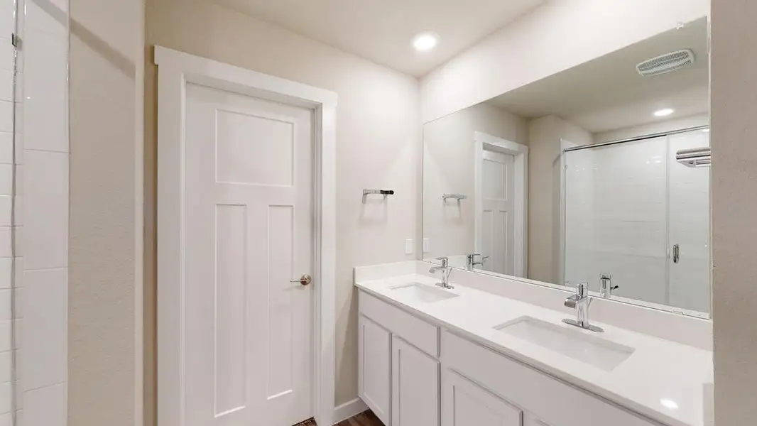 Furnished interior view inside a new home in Yowell Ranch, Killeen (Image 6). Furnished interior view inside a new home in Yowell Ranch, Killeen (Image 6).