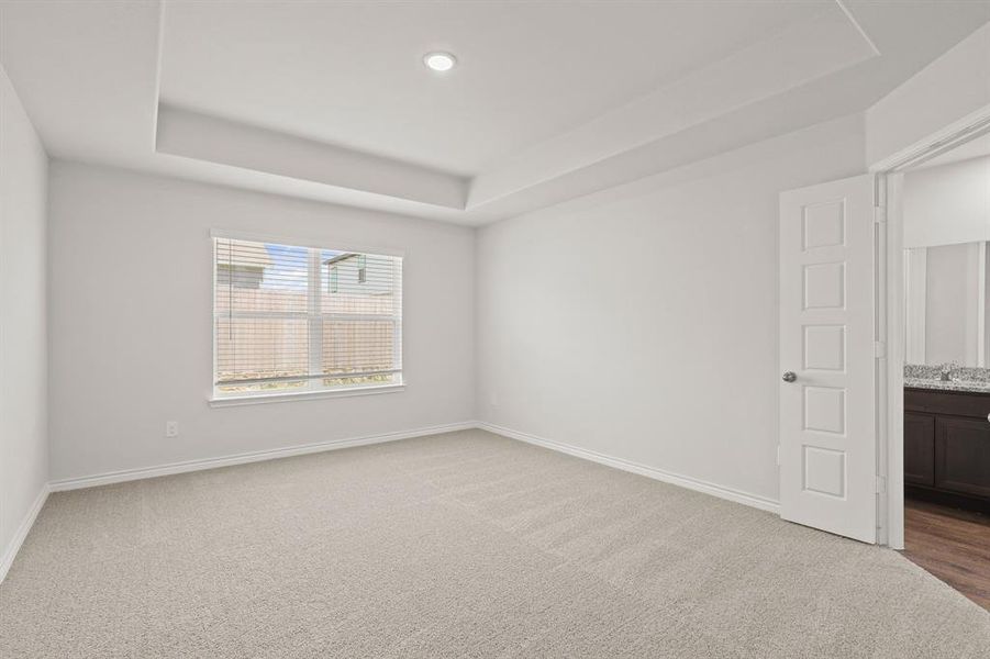 Spacious, unfurnished interior of a new home in Sycamore Landing, Fort Worth (Image 7).
