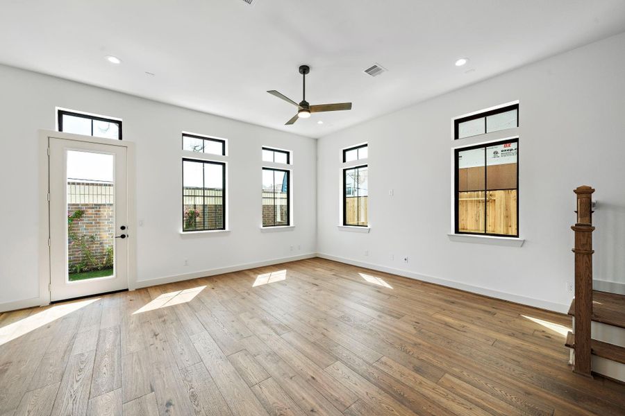 Spacious, unfurnished interior of a new home in Spring Valley Creek, Houston (Image 17).