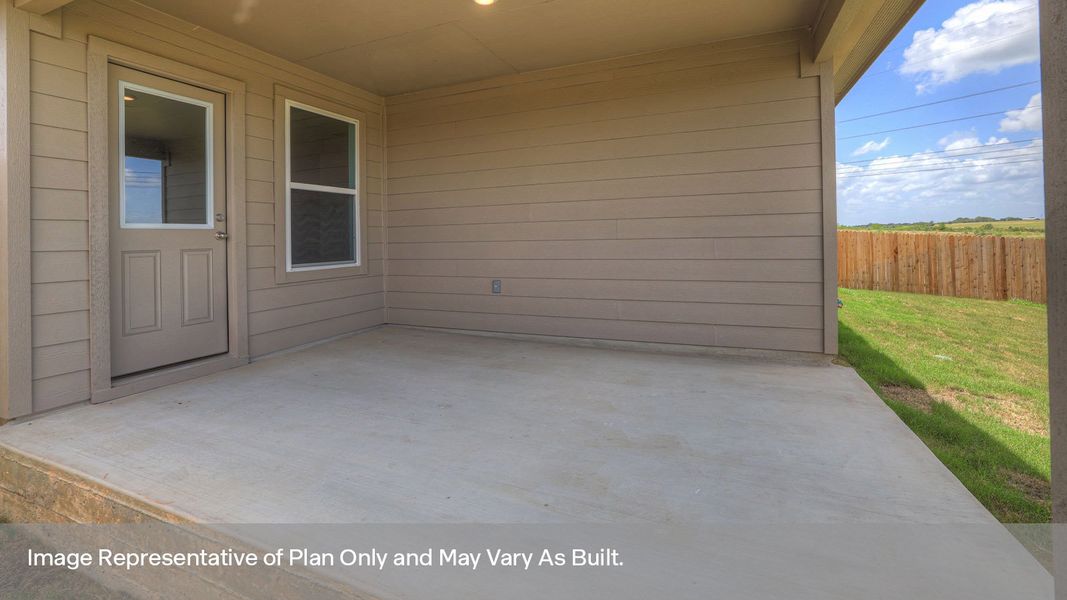 Exterior details and patio area of a home in Bollinger, Maxwell (Image 3).
