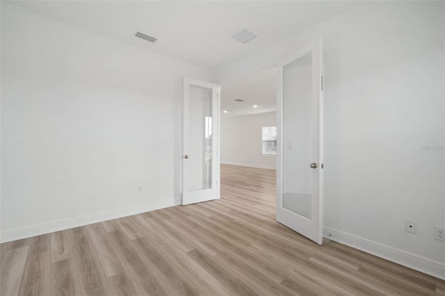 Spacious, unfurnished interior of a new home in North River Ranch, Parrish (Image 38).
