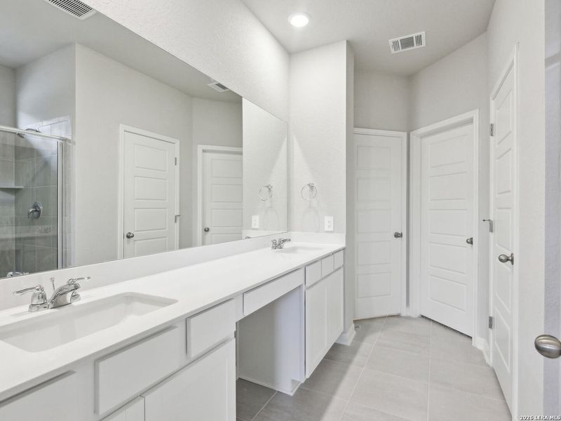 Furnished interior view inside a new home in Comanche Ridge, San Antonio (Image 9). Furnished interior view inside a new home in Comanche Ridge, San Antonio (Image 9).