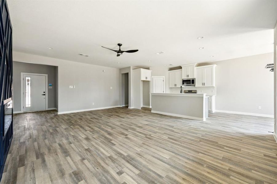 Furnished interior view inside a new home in , Glenn Heights (Image 8).