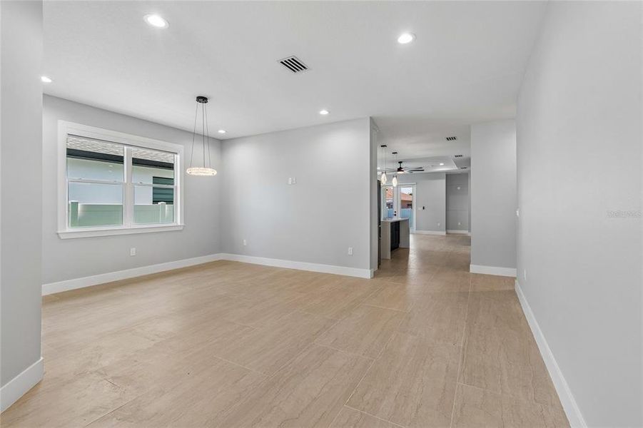 Spacious, unfurnished interior of a new home in , Tampa (Image 23).