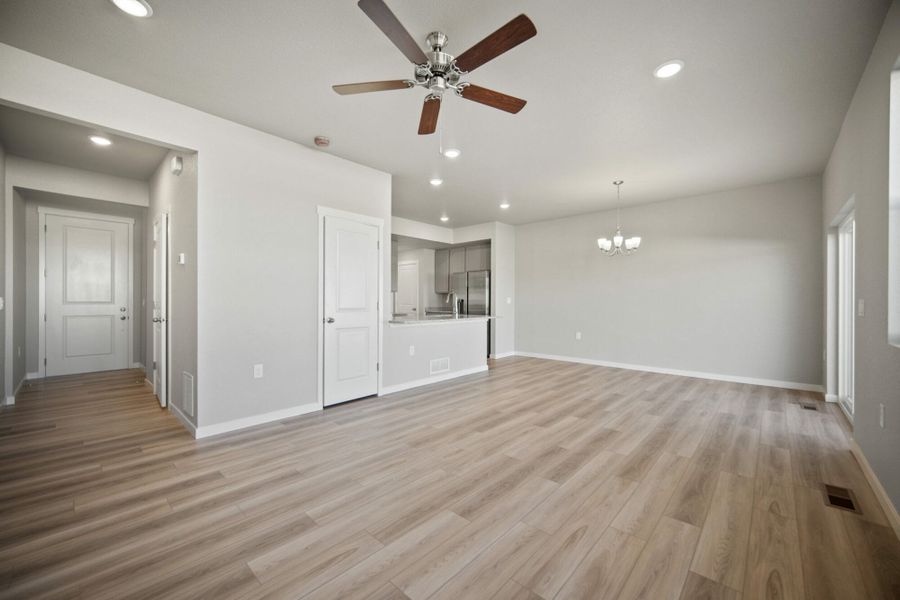 Representative unfurnished interior of a home built from the Cheyenne by View Homes in Aspen Meadows – Townhomes, Colorado Springs (Image 14). Representative unfurnished interior of a home built from the Cheyenne by View Homes in Aspen Meadows – Townhomes, Colorado Springs (Image 14).