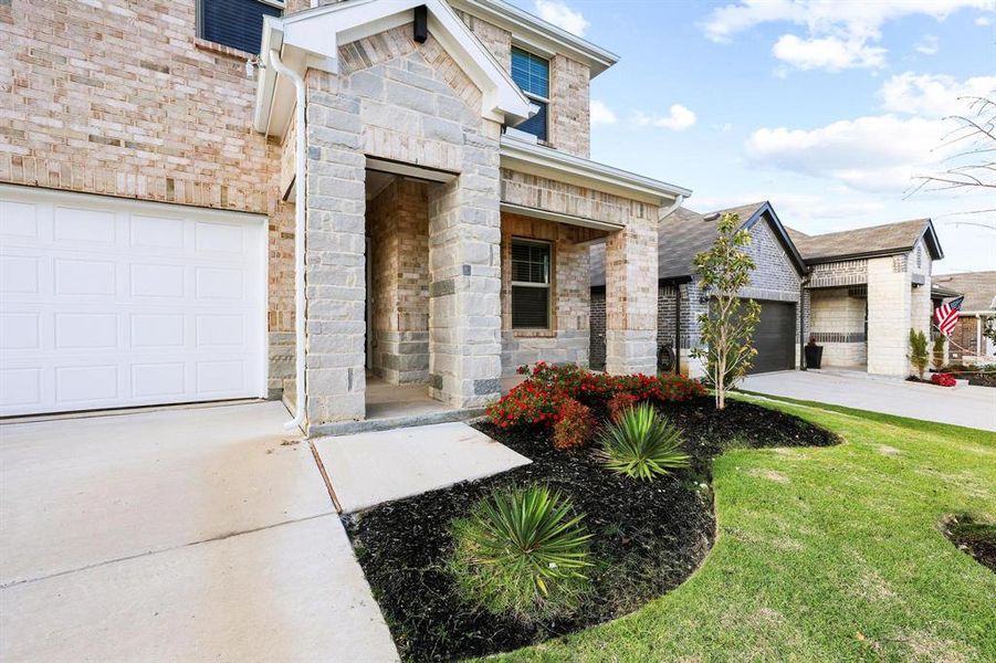 Exterior details and patio area of a home in Westmoor, Sherman (Image 4).