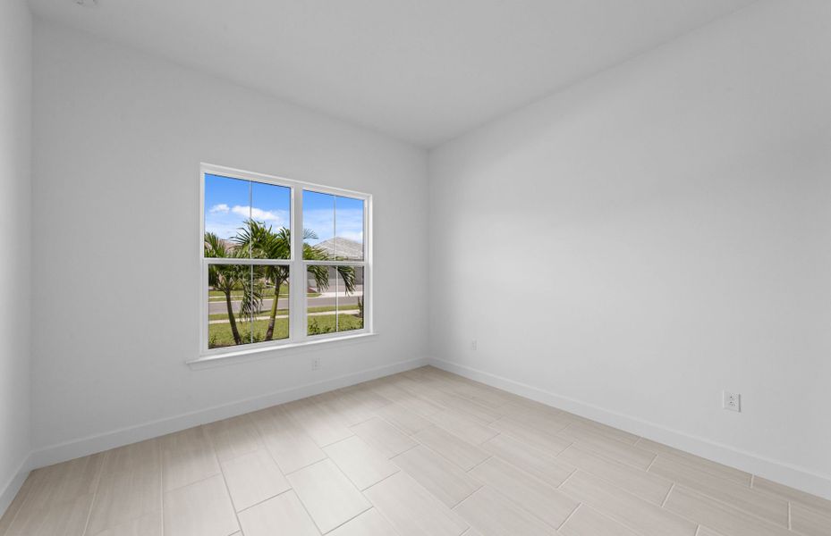 Spacious, unfurnished interior of a new home in TerraWalk at Babcock Ranch, Alva (Image 19).
