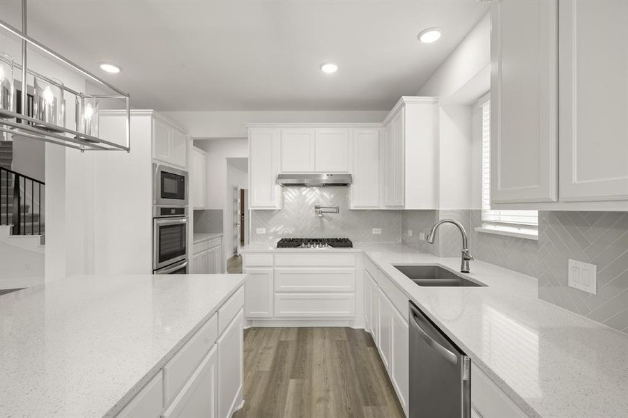 707 Majestic- Kitchen-3