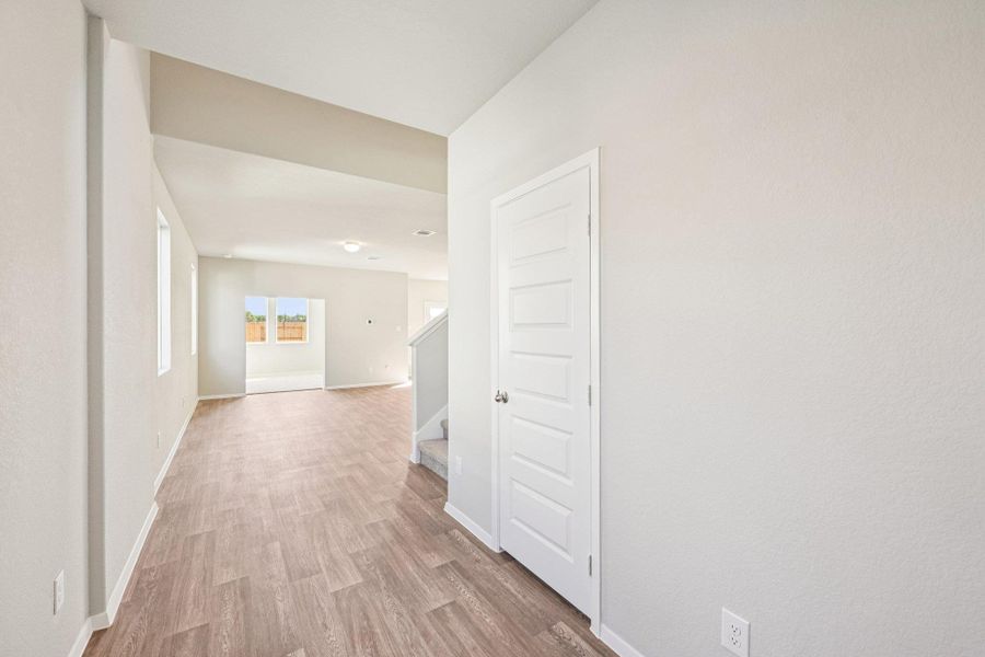 Spacious, unfurnished interior of a new home in Cascade, Liberty Hill (Image 22).